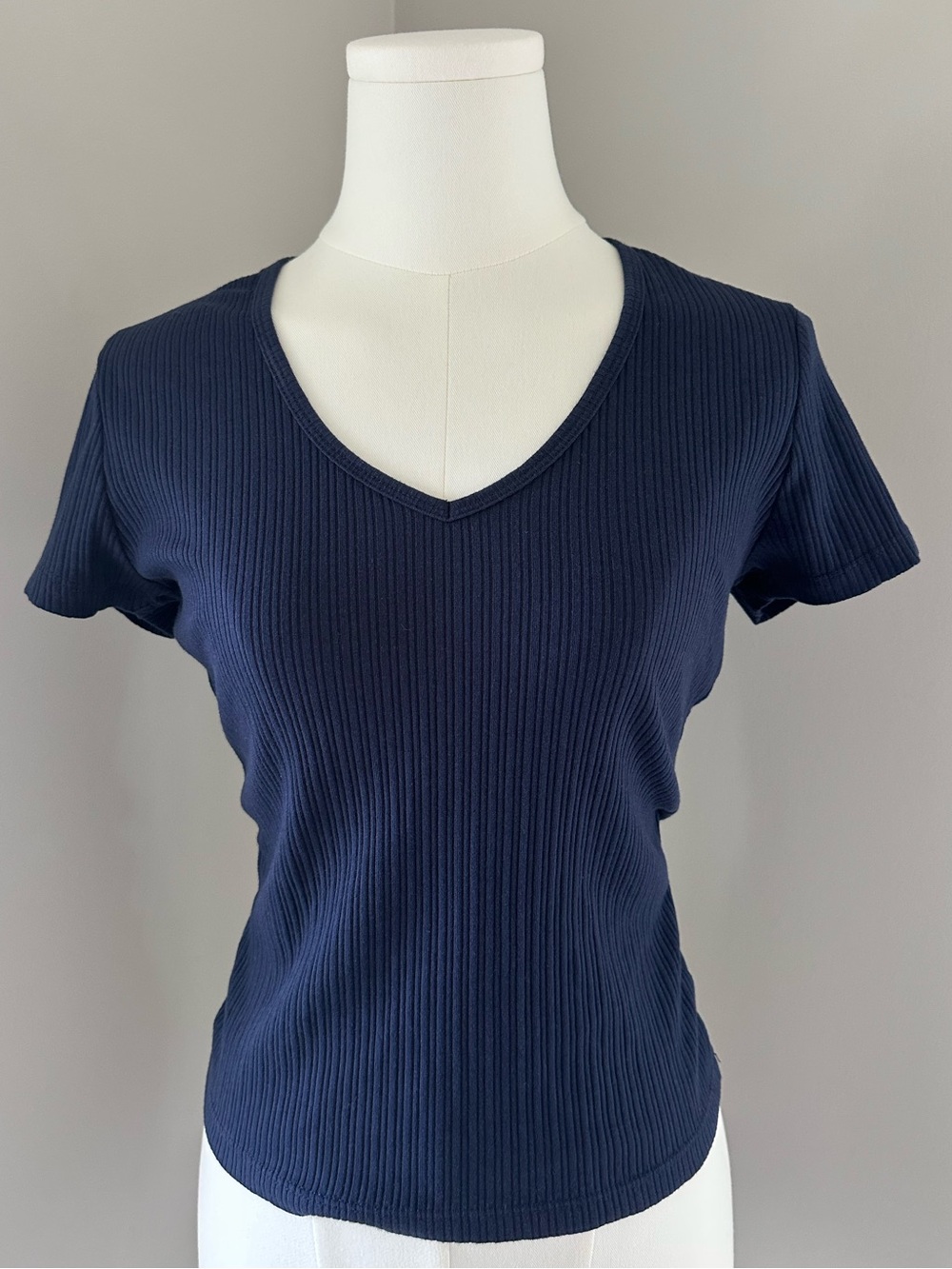 NWT Universal Thread Navy Blue Ribbed V-Neck Short Sleeve Tee Top Size S
